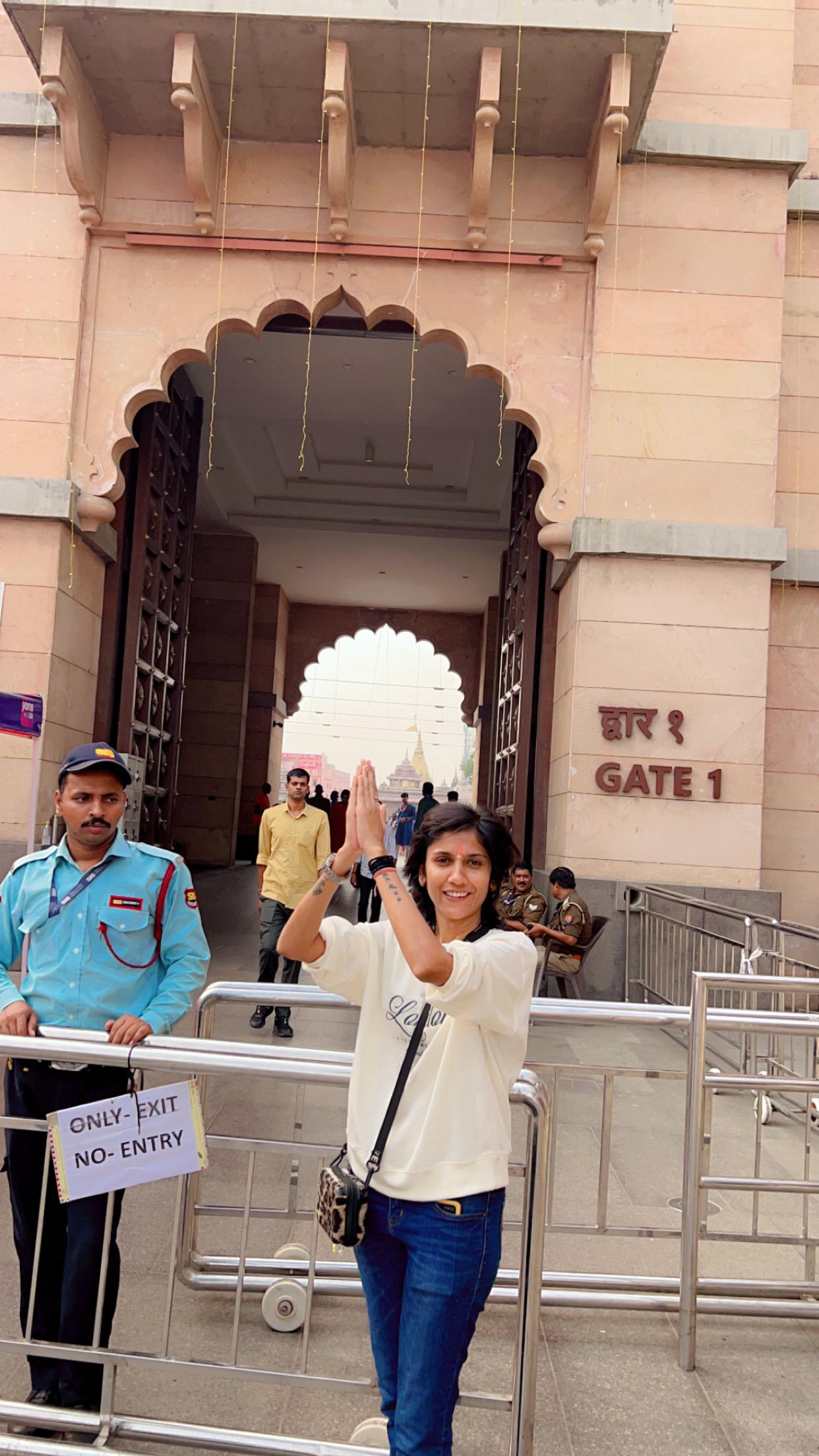 Temple gate greeting